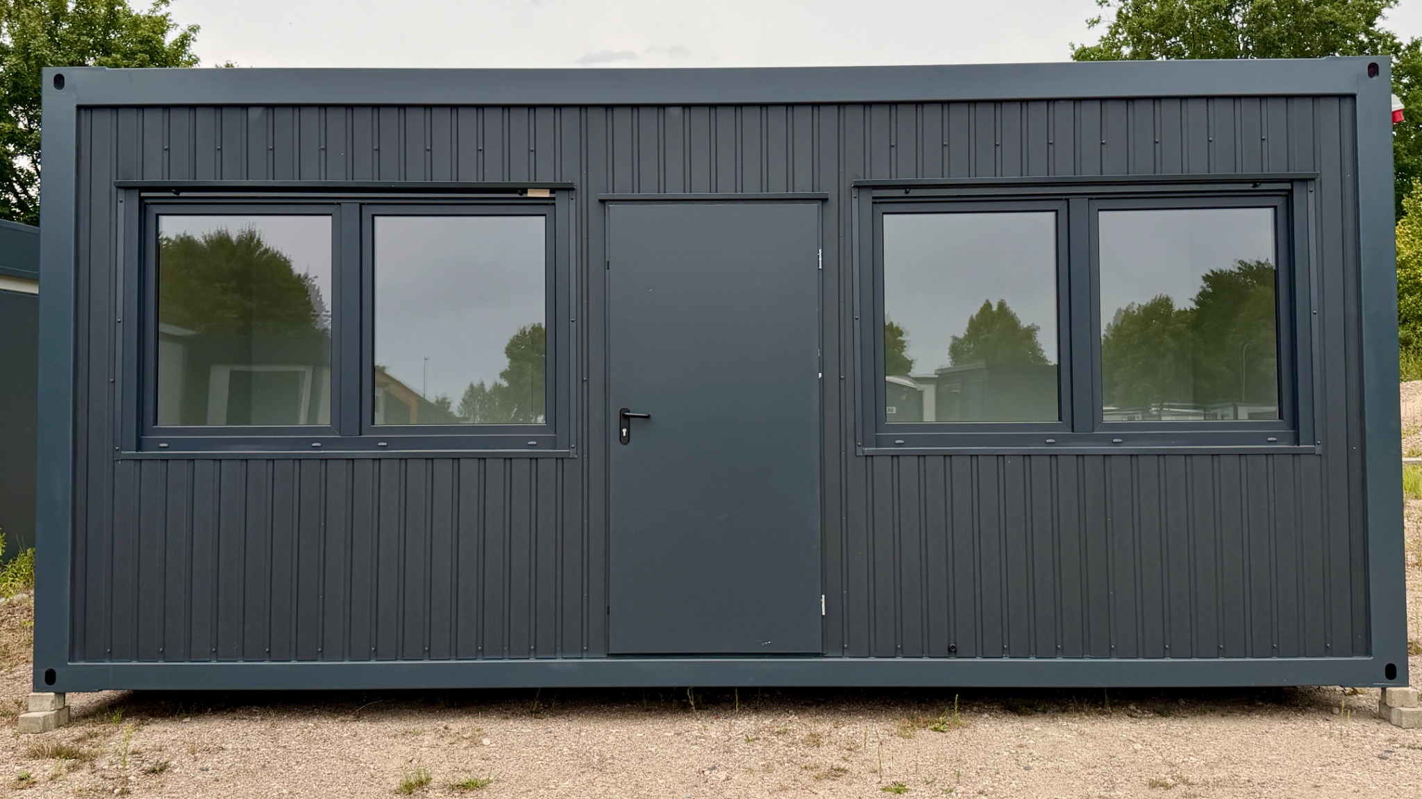 Realisierter Bürocontainer von LK Container